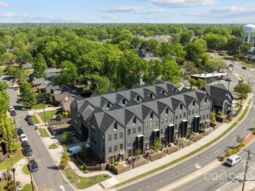 4019 Plaza Row Court, Charlotte, NC 28205.  MLS# CAR4247536, YatesRealty ID 13519. 