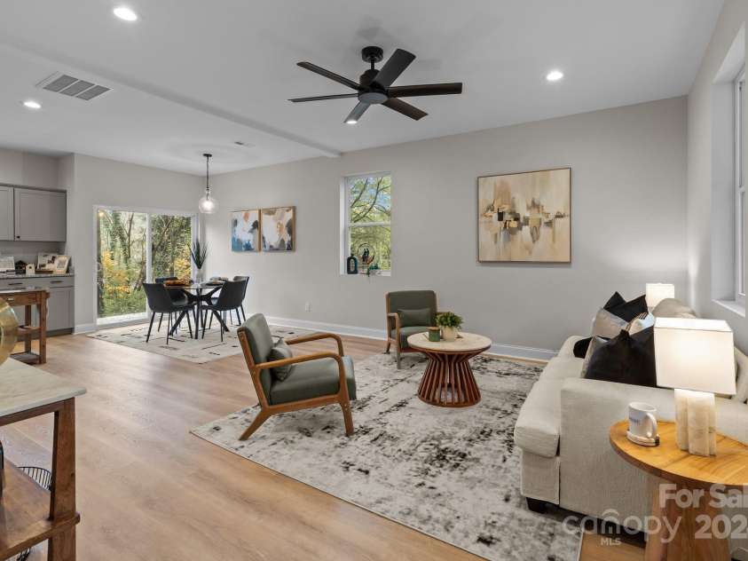 310 New Bern Avenue, Statesville, NC 28677.  MLS# CAR4120279, YatesRealty ID 1352. 