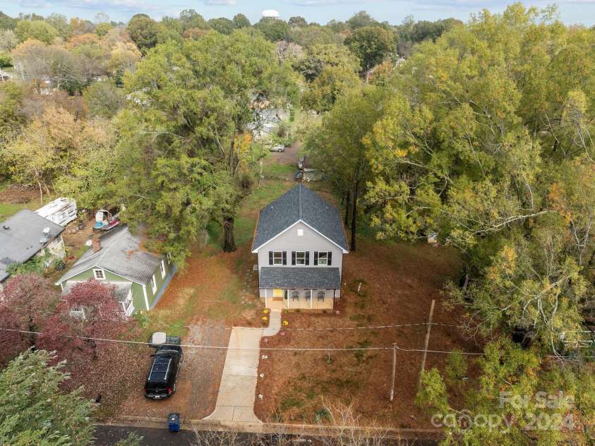 310 New Bern Avenue, Statesville, NC 28677.  MLS# CAR4120279, YatesRealty ID 1352. 