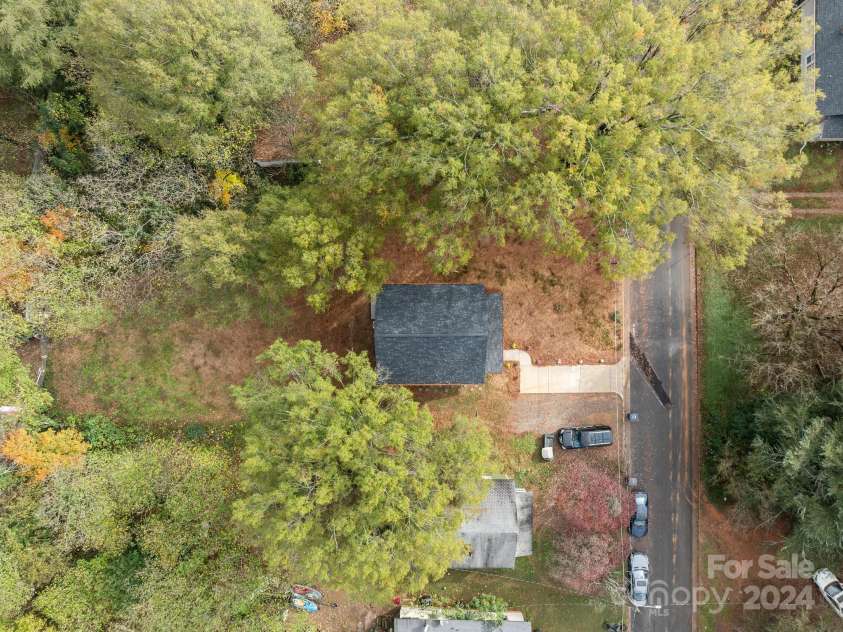 310 New Bern Avenue, Statesville, NC 28677.  MLS# CAR4120279, YatesRealty ID 1352. 
