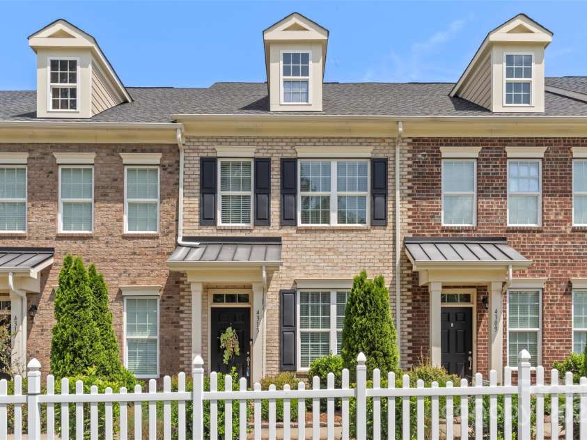 4313 Courtly Lane, Belmont, NC 28012.  MLS# CAR4256513, YatesRealty ID 13520. 