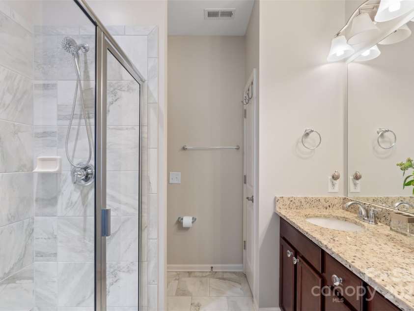 4313 Courtly Lane, Belmont, NC 28012.  MLS# CAR4256513, YatesRealty ID 13520. 