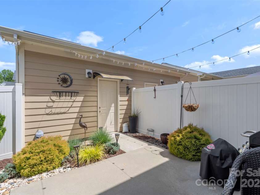 4313 Courtly Lane, Belmont, NC 28012.  MLS# CAR4256513, YatesRealty ID 13520. 