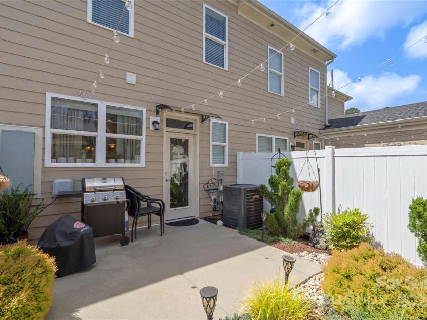 4313 Courtly Lane, Belmont, NC 28012.  MLS# CAR4256513, YatesRealty ID 13520. 