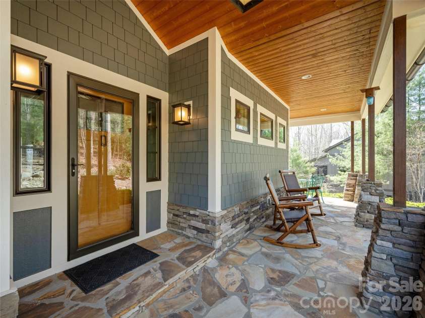 72 Dusky Court, Hendersonville, NC 28739.  MLS# CAR4372046, YatesRealty ID 13520. 