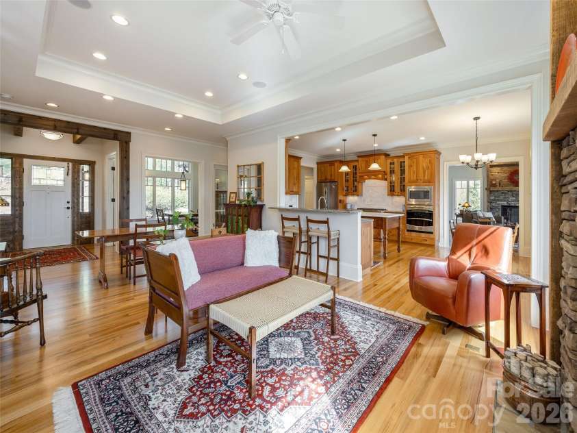 72 Dusky Court, Hendersonville, NC 28739.  MLS# CAR4372046, YatesRealty ID 13520. 