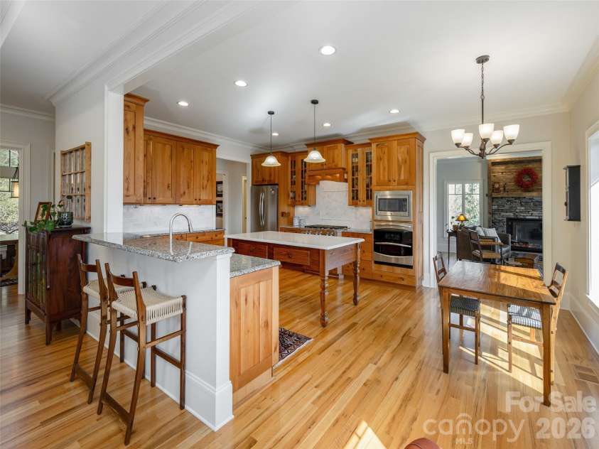 72 Dusky Court, Hendersonville, NC 28739.  MLS# CAR4372046, YatesRealty ID 13520. 