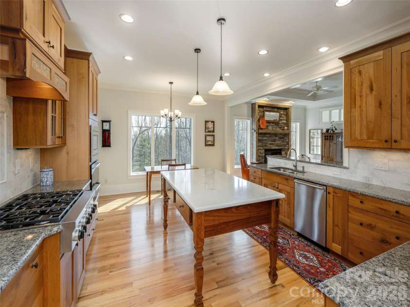 72 Dusky Court, Hendersonville, NC 28739.  MLS# CAR4372046, YatesRealty ID 13520. 