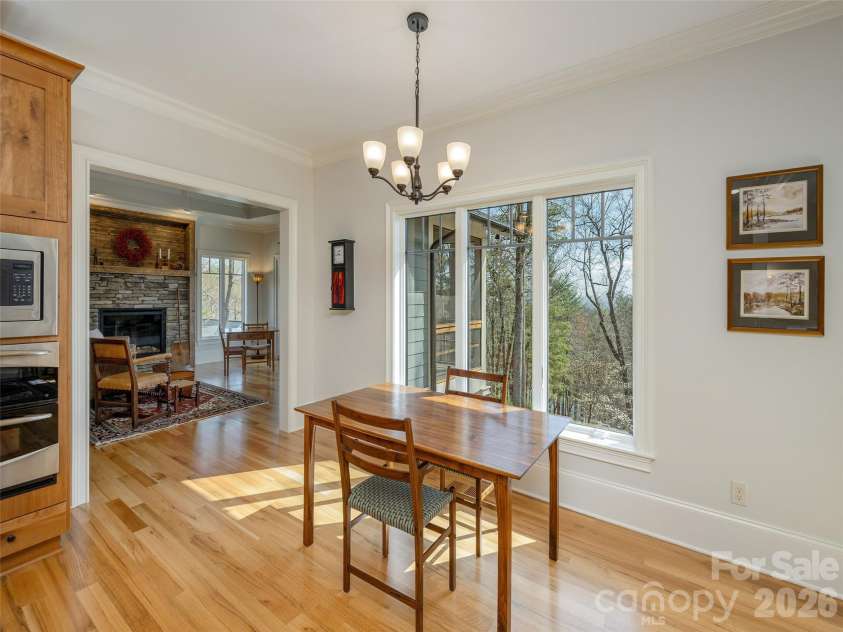 72 Dusky Court, Hendersonville, NC 28739.  MLS# CAR4372046, YatesRealty ID 13520. 