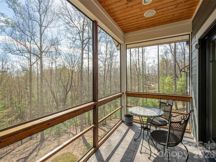 72 Dusky Court, Hendersonville, NC 28739.  MLS# CAR4372046, YatesRealty ID 13520. 
