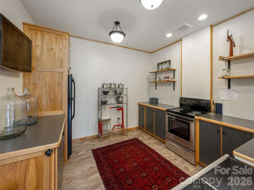 72 Dusky Court, Hendersonville, NC 28739.  MLS# CAR4372046, YatesRealty ID 13520. 