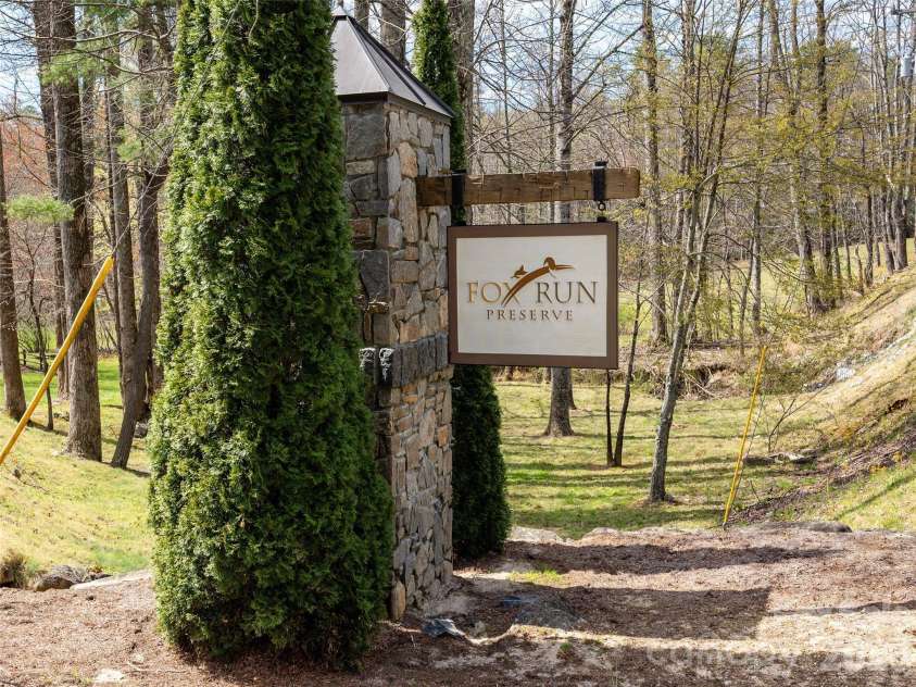 72 Dusky Court, Hendersonville, NC 28739.  MLS# CAR4372046, YatesRealty ID 13520. 