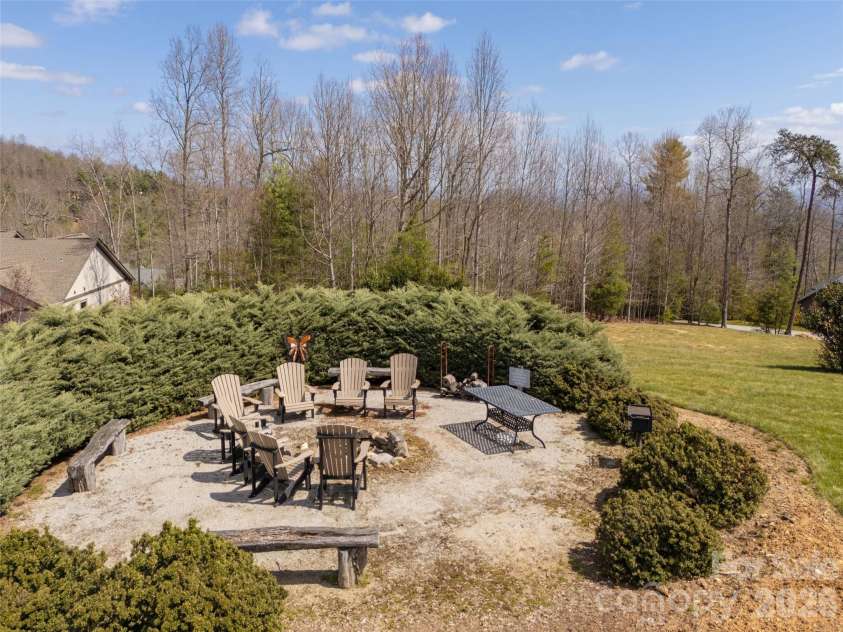 72 Dusky Court, Hendersonville, NC 28739.  MLS# CAR4372046, YatesRealty ID 13520. 
