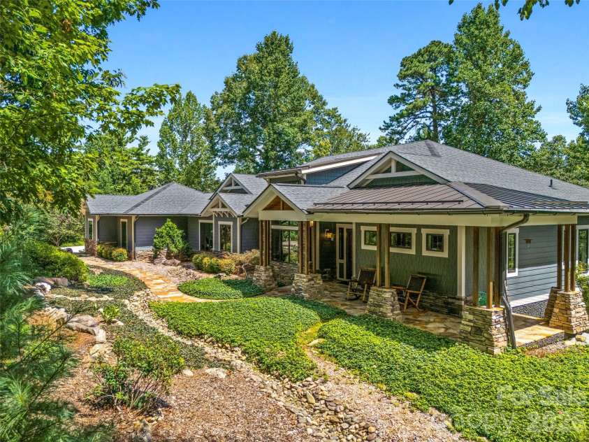 72 Dusky Court, Hendersonville, NC 28739.  MLS# CAR4372046, YatesRealty ID 13520. 