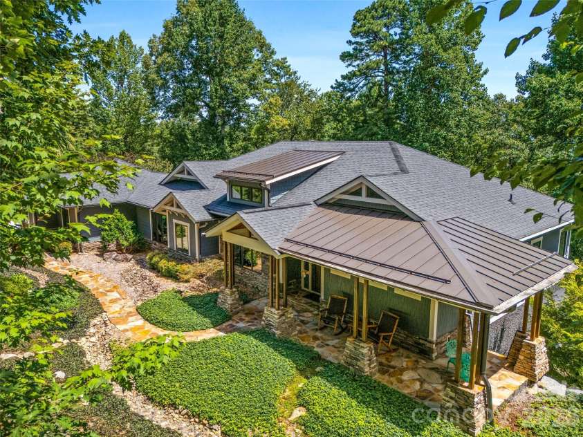 72 Dusky Court, Hendersonville, NC 28739.  MLS# CAR4372046, YatesRealty ID 13520. 