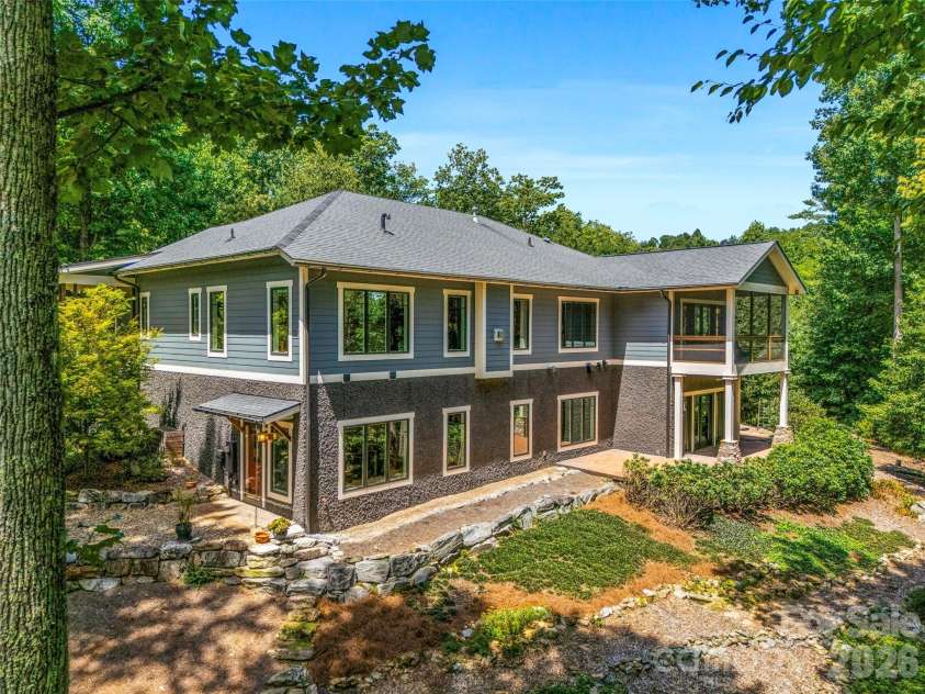 72 Dusky Court, Hendersonville, NC 28739.  MLS# CAR4372046, YatesRealty ID 13520. 