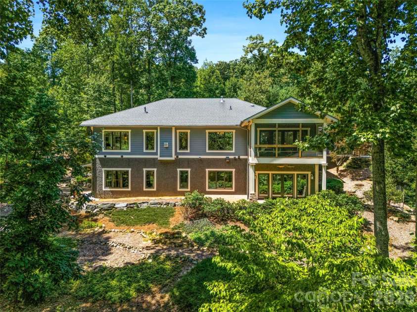 72 Dusky Court, Hendersonville, NC 28739.  MLS# CAR4372046, YatesRealty ID 13520. 