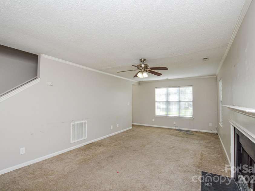 6020 Running Deer Road, Charlotte, NC 28214.  MLS# CAR4242567, YatesRealty ID 13521. 