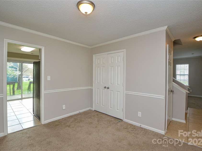 6020 Running Deer Road, Charlotte, NC 28214.  MLS# CAR4242567, YatesRealty ID 13521. 