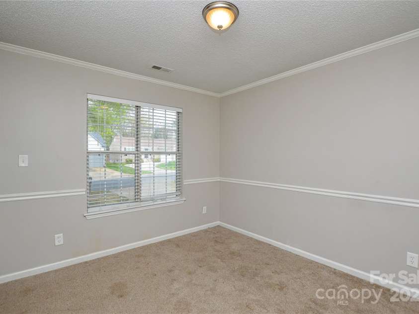 6020 Running Deer Road, Charlotte, NC 28214.  MLS# CAR4242567, YatesRealty ID 13521. 