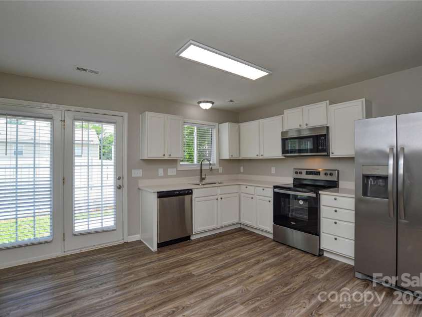 7711 Brisbane Court, Charlotte, NC 28215.  MLS# CAR4257259, YatesRealty ID 13522. 