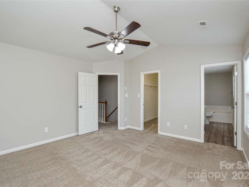 7711 Brisbane Court, Charlotte, NC 28215.  MLS# CAR4257259, YatesRealty ID 13522. 