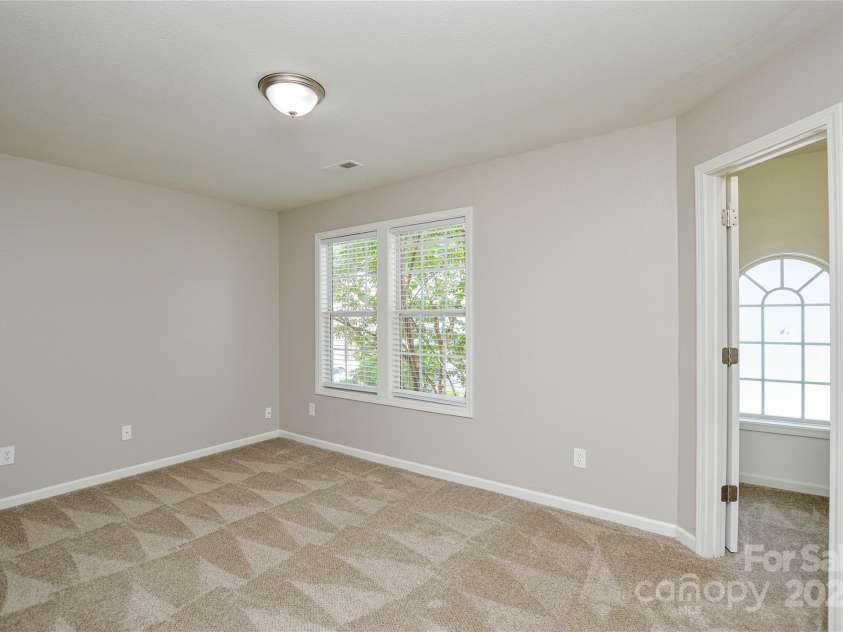 7711 Brisbane Court, Charlotte, NC 28215.  MLS# CAR4257259, YatesRealty ID 13522. 