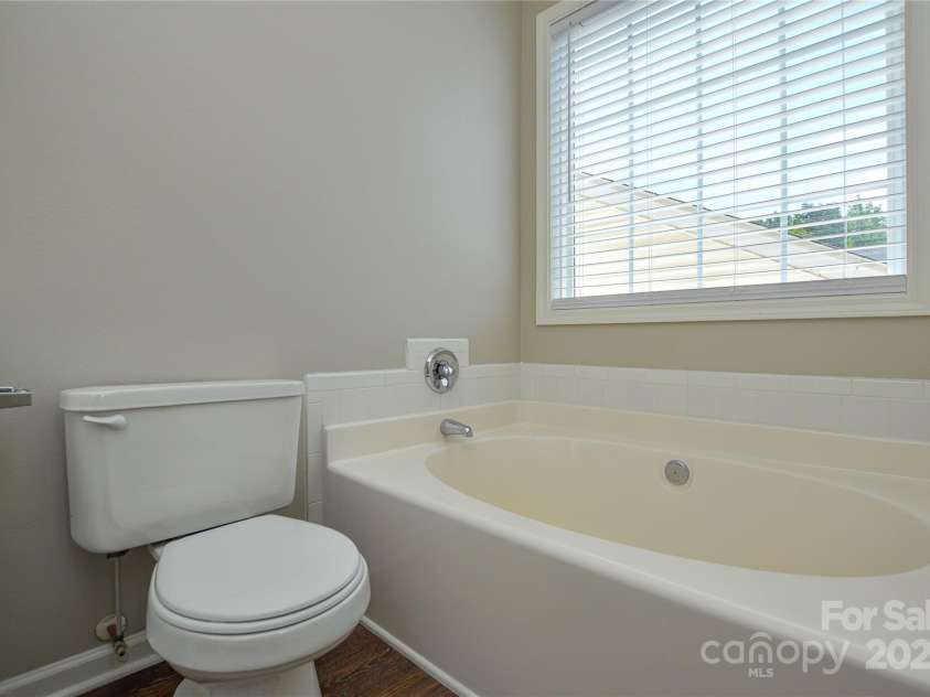 7311 Fig Lane, Charlotte, NC 28215.  MLS# CAR4257261, YatesRealty ID 13523. 