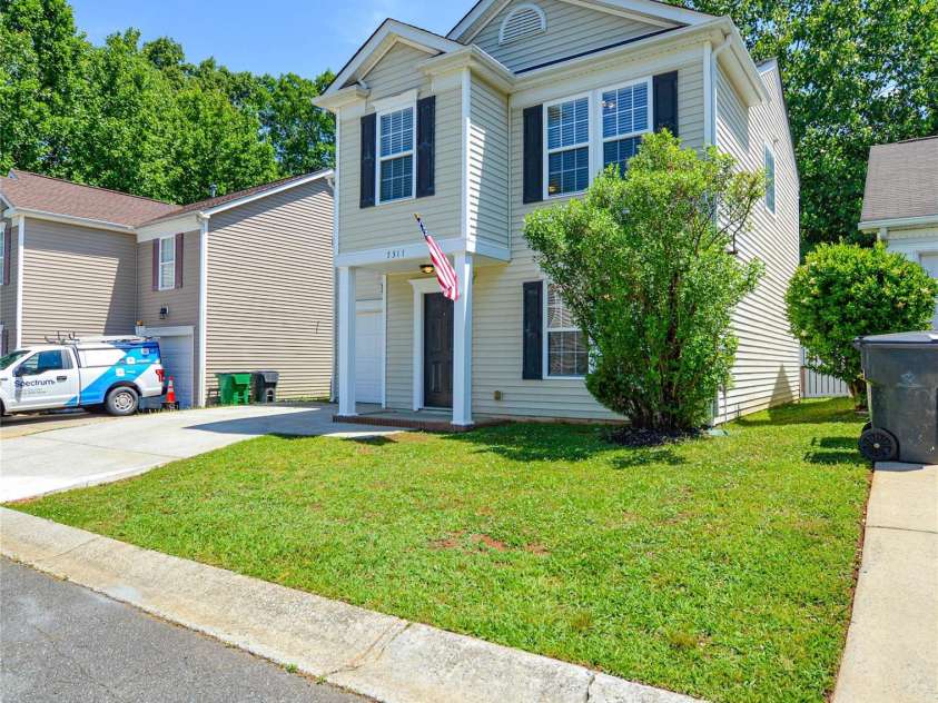 7311 Fig Lane, Charlotte, NC 28215.  MLS# CAR4257261, YatesRealty ID 13523. 