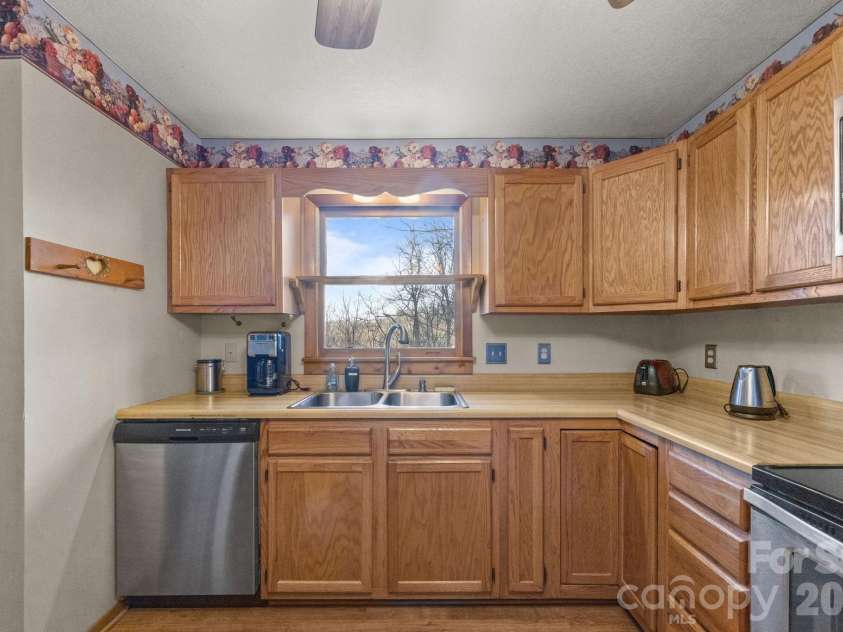 959 Plott Balsam Road, Maggie Valley, NC 28751.  MLS# CAR4372088, YatesRealty ID 13524. 