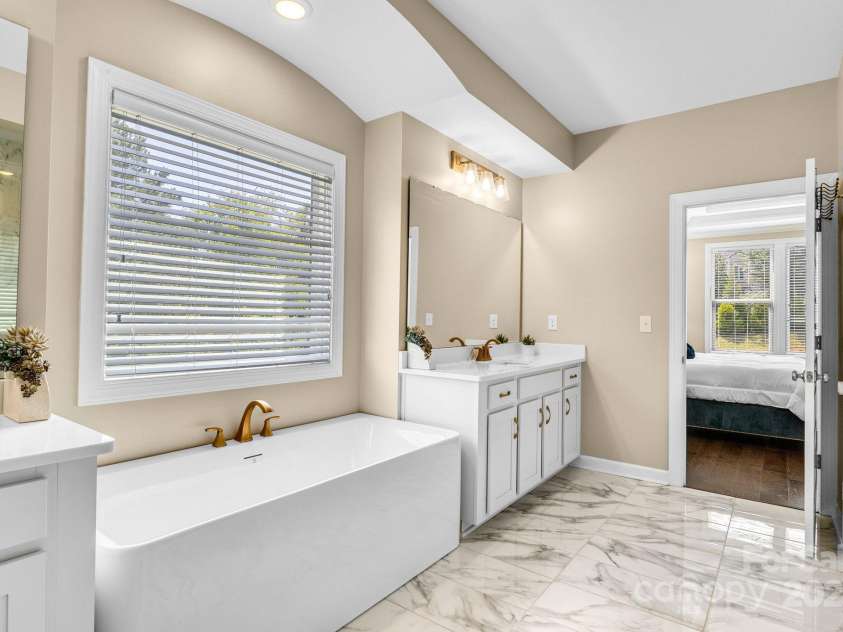 2854 Harlinsdale Drive, Rock Hill, SC 29732.  MLS# CAR4254467, YatesRealty ID 13525. 