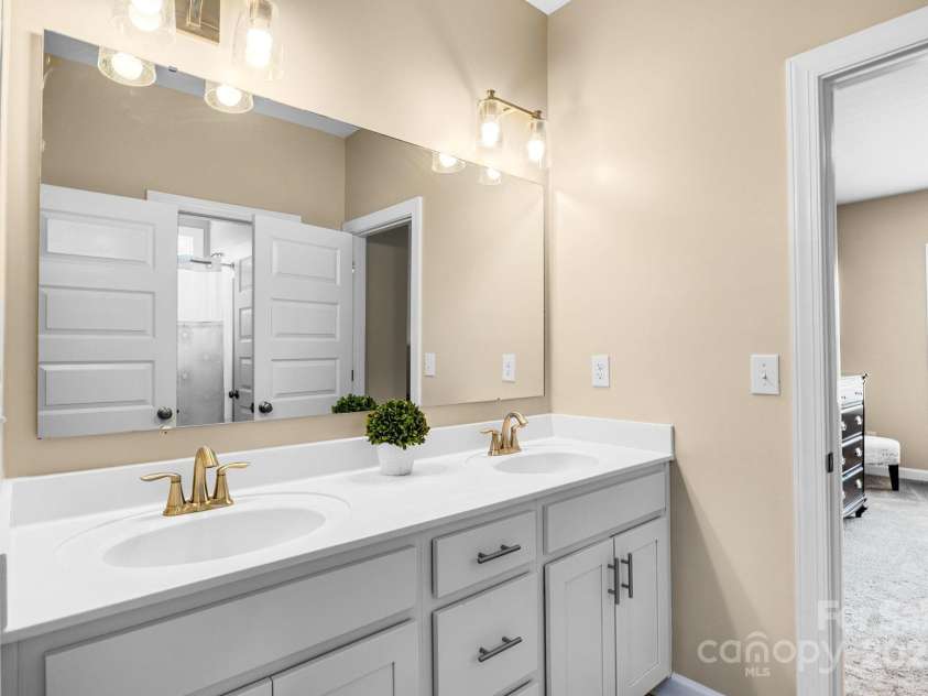 2854 Harlinsdale Drive, Rock Hill, SC 29732.  MLS# CAR4254467, YatesRealty ID 13525. 