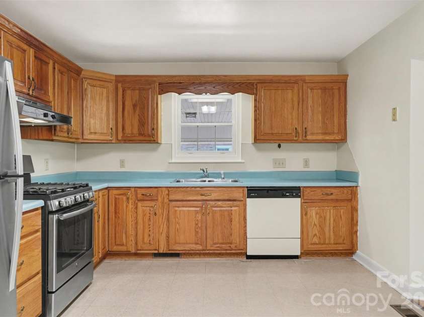 804 Phillips Street, Shelby, NC 28150.  MLS# CAR4367322, YatesRealty ID 13526. ...ample cabinet and counter space,...