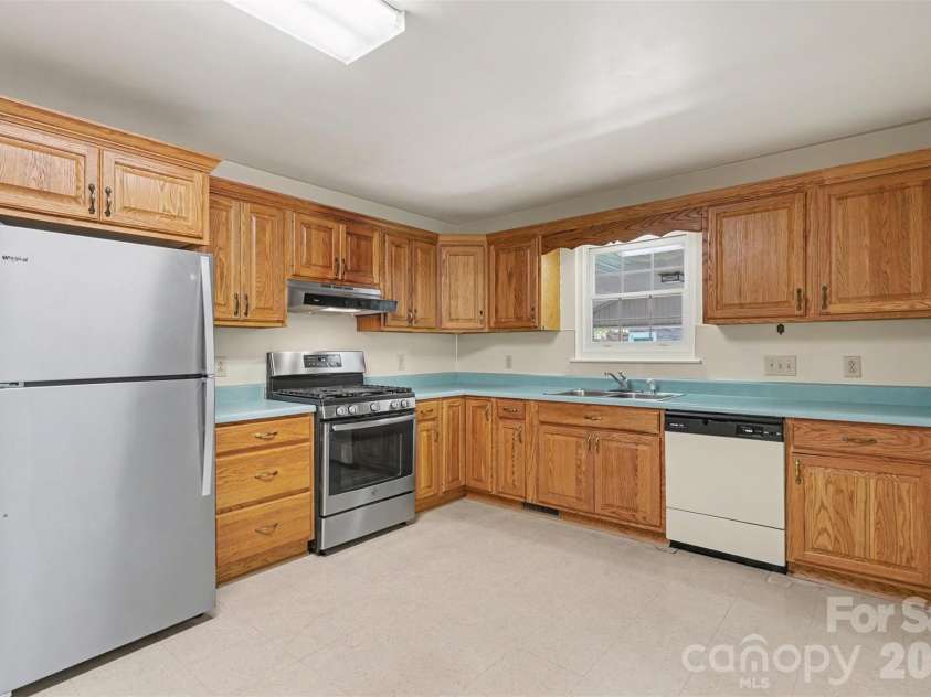 804 Phillips Street, Shelby, NC 28150.  MLS# CAR4367322, YatesRealty ID 13526. ...and an open area that makes moving around a breeze.