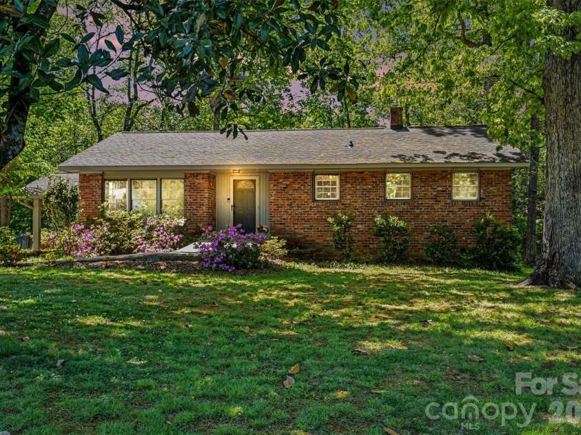 804 Phillips Street, Shelby, NC 28150.  MLS# CAR4367322, YatesRealty ID 13526. Welcome to 804 Phillips Street!