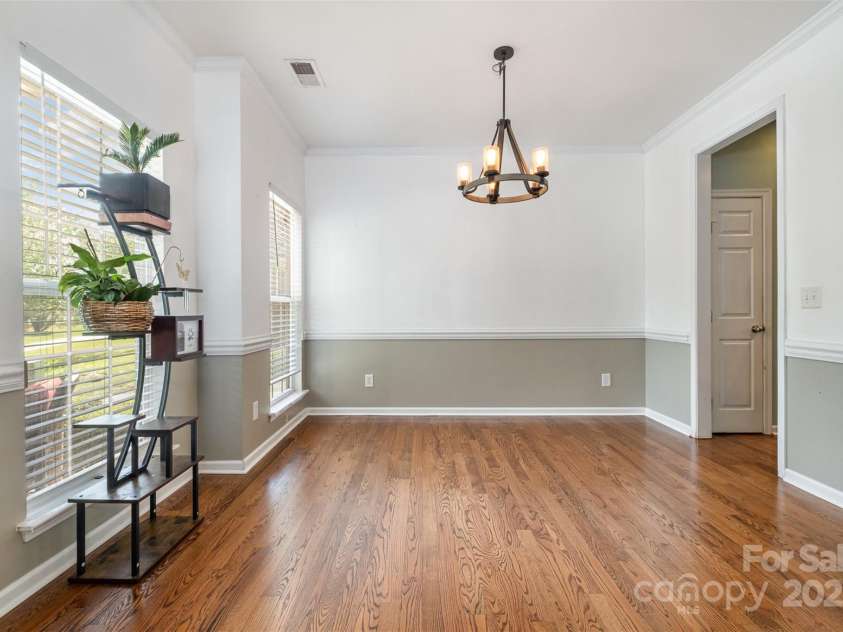 812 Thornapple Court, Lake Wylie, SC 29710.  MLS# CAR4255340, YatesRealty ID 13527. 