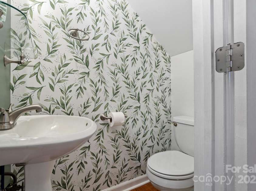 133 Bennett Road, Candler, NC 28715.  MLS# CAR4259919, YatesRealty ID 13529. 