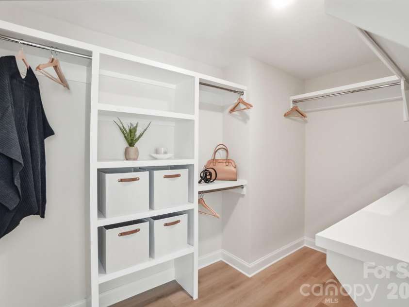 1914 Irma Street, Charlotte, NC 28216.  MLS# CAR4369458, YatesRealty ID 13529. 