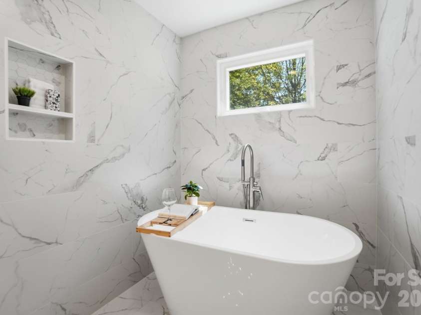 1914 Irma Street, Charlotte, NC 28216.  MLS# CAR4369458, YatesRealty ID 13529. 