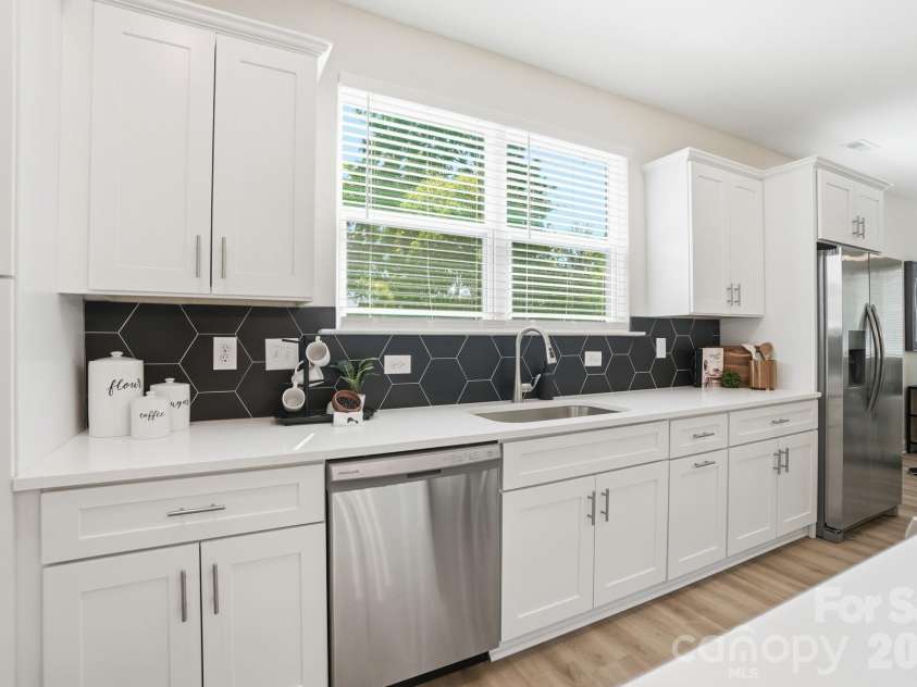 1914 Irma Street, Charlotte, NC 28216.  MLS# CAR4369458, YatesRealty ID 13529. 