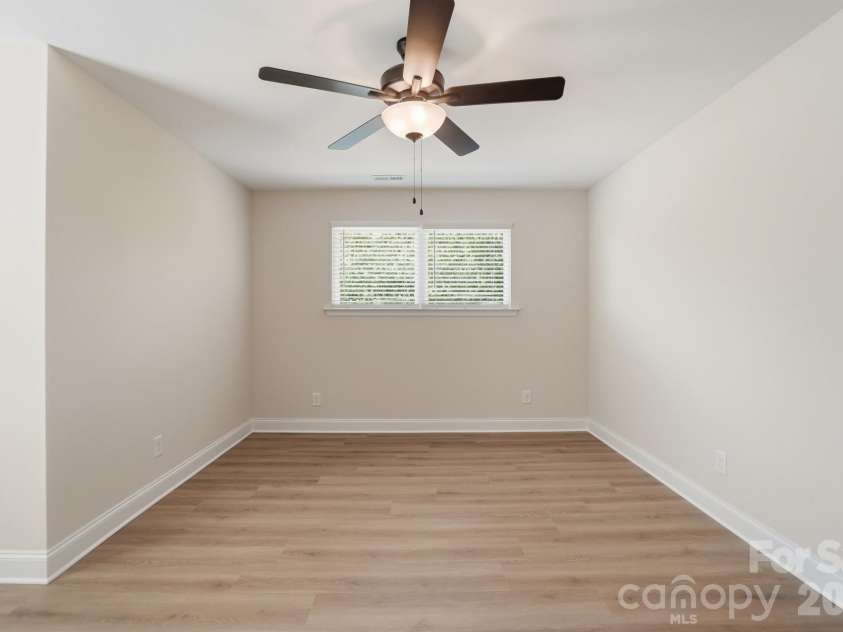 1914 Irma Street, Charlotte, NC 28216.  MLS# CAR4369458, YatesRealty ID 13529. 