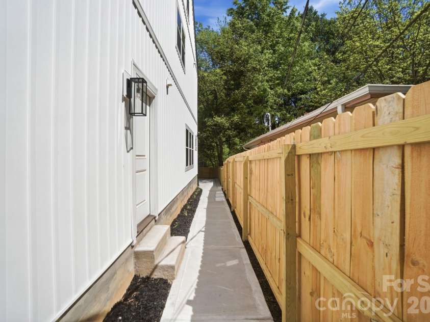 1914 Irma Street, Charlotte, NC 28216.  MLS# CAR4369458, YatesRealty ID 13529. 