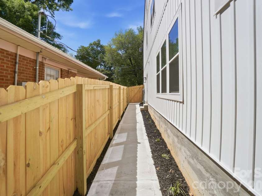1914 Irma Street, Charlotte, NC 28216.  MLS# CAR4369458, YatesRealty ID 13529. 