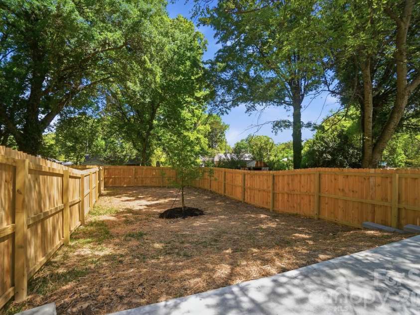 1914 Irma Street, Charlotte, NC 28216.  MLS# CAR4369458, YatesRealty ID 13529. 