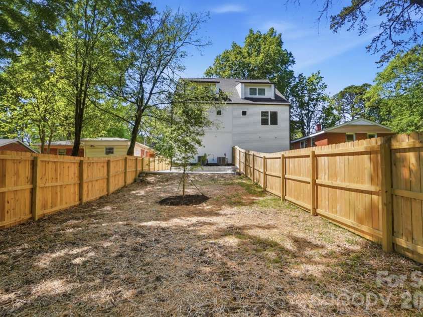 1914 Irma Street, Charlotte, NC 28216.  MLS# CAR4369458, YatesRealty ID 13529. 