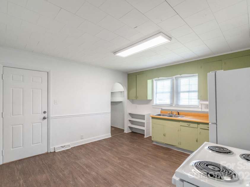 3322 York Highway, Gastonia, NC 28052.  MLS# CAR4278149, YatesRealty ID 1353. 