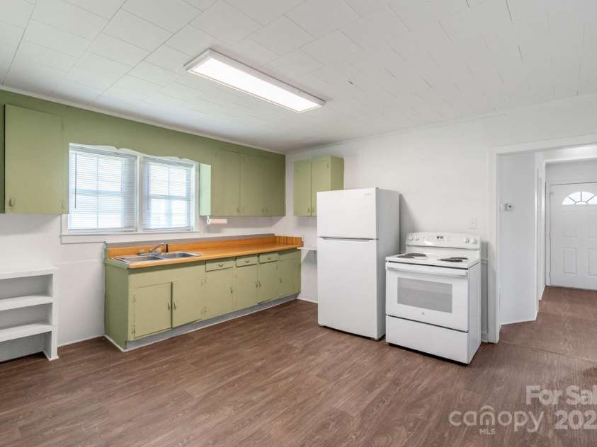 3322 York Highway, Gastonia, NC 28052.  MLS# CAR4278149, YatesRealty ID 1353. 