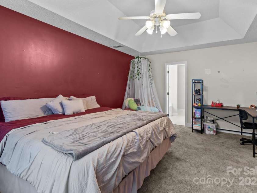 697 Maple Ridge Circle, Salisbury, NC 28147.  MLS# CAR4205711, YatesRealty ID 1353. 