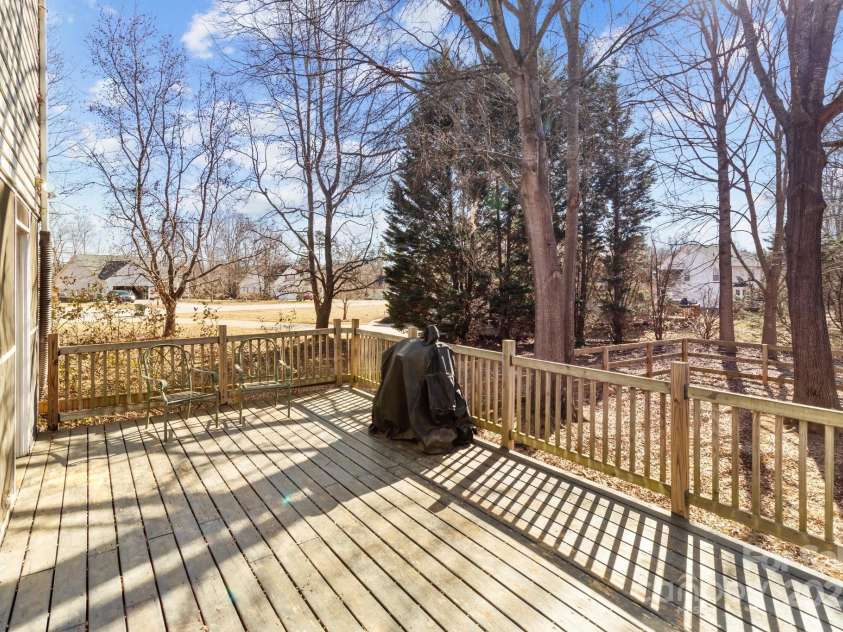 697 Maple Ridge Circle, Salisbury, NC 28147.  MLS# CAR4205711, YatesRealty ID 1353. 