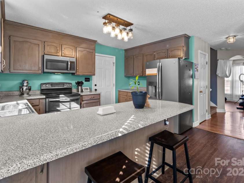 697 Maple Ridge Circle, Salisbury, NC 28147.  MLS# CAR4205711, YatesRealty ID 1353. Flex space down the hall by the front door